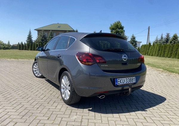 Opel Astra cena 26900 przebieg: 200000, rok produkcji 2011 z Kutno małe 781